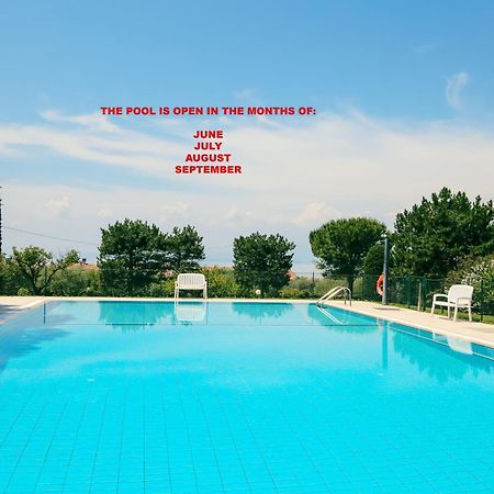 Tennis / Pool / Barbecue Бардолино Экстерьер фото